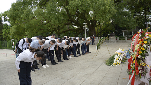 祭奠英烈-500.jpg