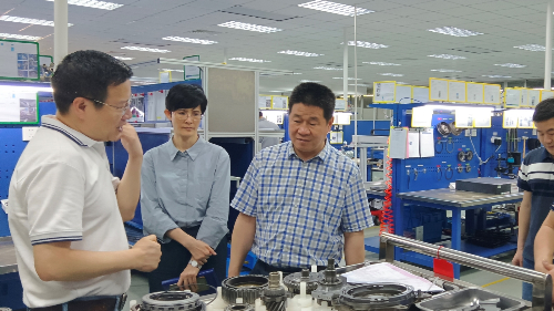市工信局一级调研员史春风赴从化、花都开展汽车零部件再制造企业调研_副本.jpg