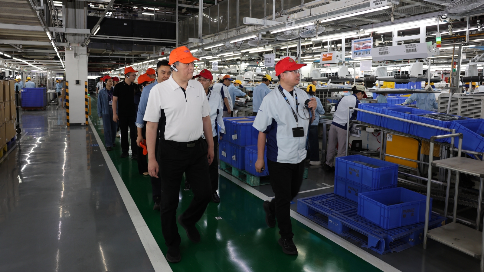 5.15广州市工业和信息化局副局长邓谦到番禺区开展稳增长专项调研_副本.jpg
